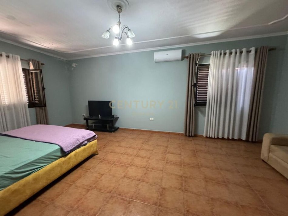 Tirane, jepet me qera Vile 2 Katshe Kati 2, 217 m² 1.000 € (Jordan Misja)