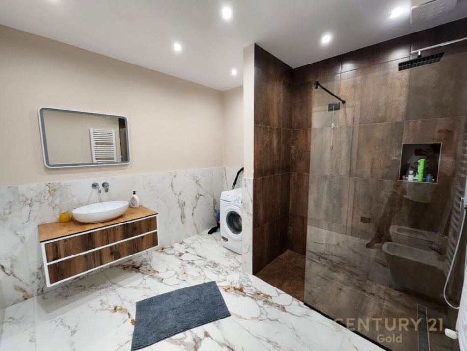 Tirane, jepet me qera Vile 2 Katshe Kati 2, 1.250 m² (Farke)