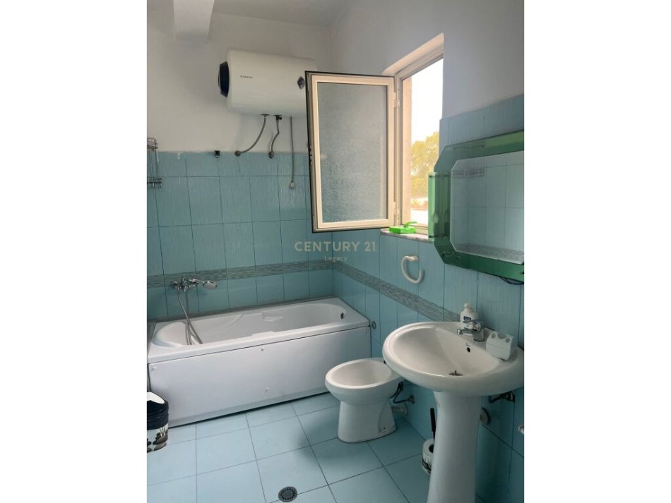 Tirane, jepet me qera apartament duplex Dublex Kati 2, 100 m² 650 € (Do bosko)