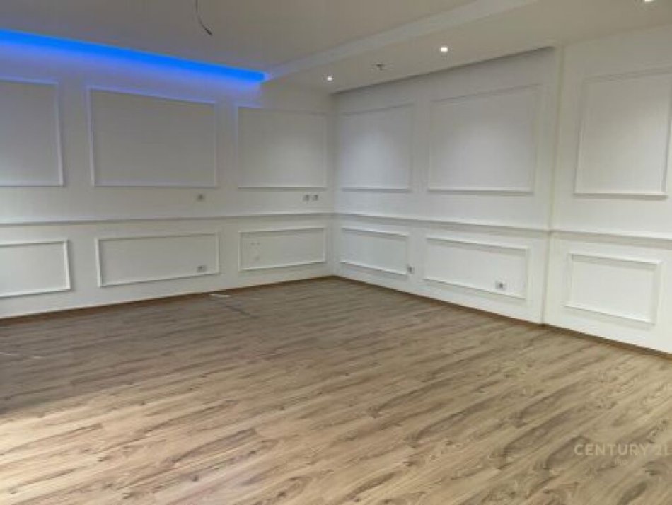Tirane, jepet me qera apartament 2+1 Kati 6, 102 m² 1.000 € 
