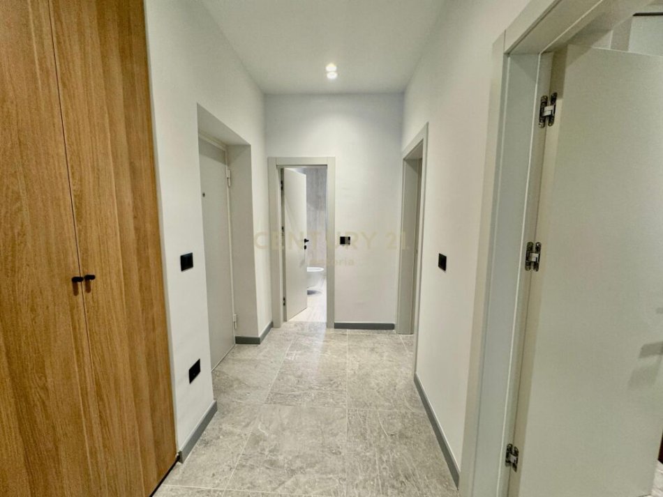 Tirane, jepet me qera apartament 2+1 Kati 1, 117 m² 800 € (Mihal Grameno)