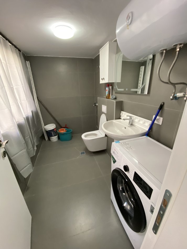 Tirane, jepet me qera apartament duplex 2+1+Aneks+Ballkon Kati 1, 160 m² 1.000 € (Kodra e diellit 2)