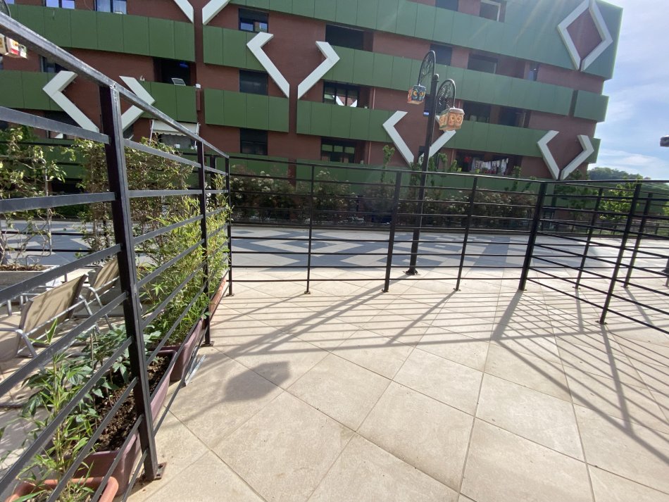 Tirane, jepet me qera apartament duplex 2+1+Aneks+Ballkon Kati 1, 160 m² 1.000 € (Kodra e diellit 2)