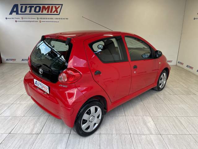 Tirane, shes makine Toyota aygo Viti 2008, 3.600 Euro