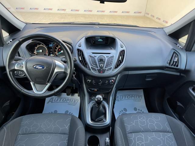 Tirane, shes makine Ford b-max Viti 2013, 6.900 Euro