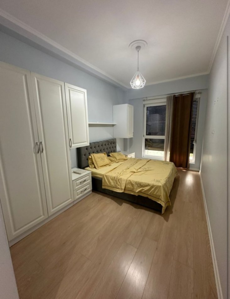 Tirane, jepet me qera apartament 1+1+Ballkon Kati 6, 60 m² 600 € (Kompleksi Kontakt, Rr e Kavajes)