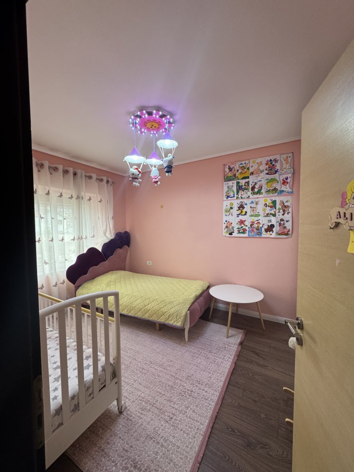 Tirane, jepet me qera apartament 3+1+Aneks Kati 3, 103 m² 550 € (Nuci naci, prane Selites dhe afer shkolles 26 nentori)