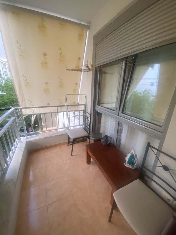 Tirane, jepet me qera apartament 2+1+Ballkon Kati 2, 100 m² 500 € (Hamdi sina)
