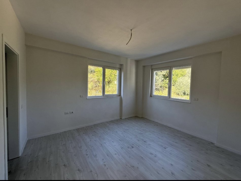 Tirane, shitet apartament Kati 4, 131 m² 360.000 € 