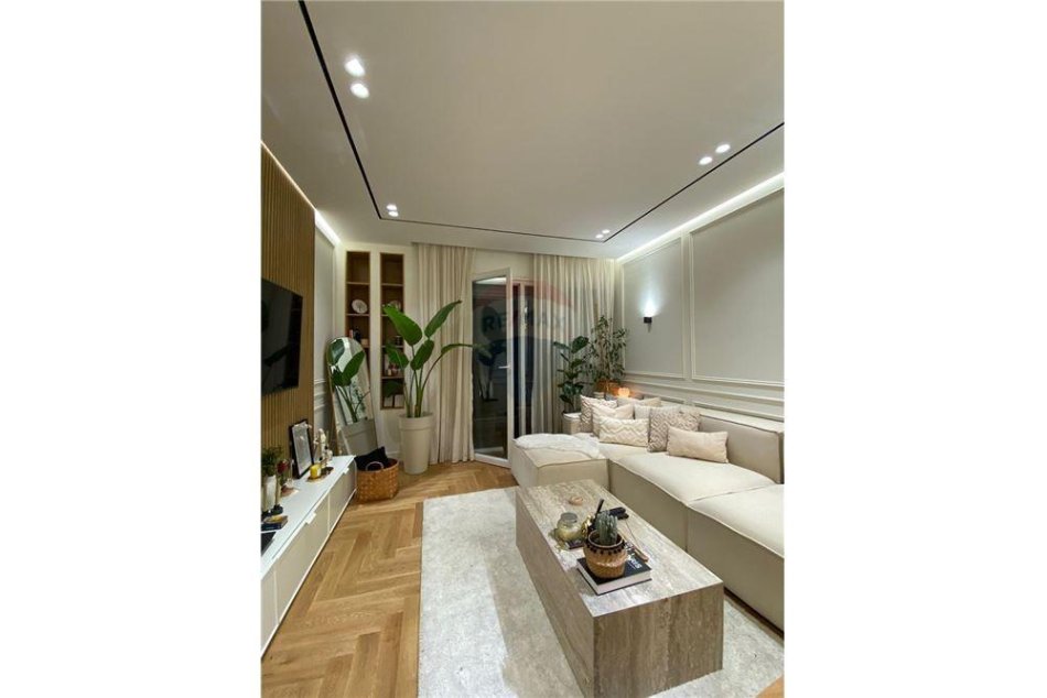 Tirane, shitet apartament , Kati 7, 79 m² 155,000 € 