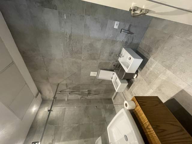 Tirane, jepet me qera apartament 90 m² 1.000 Euro (Ambasador 3)