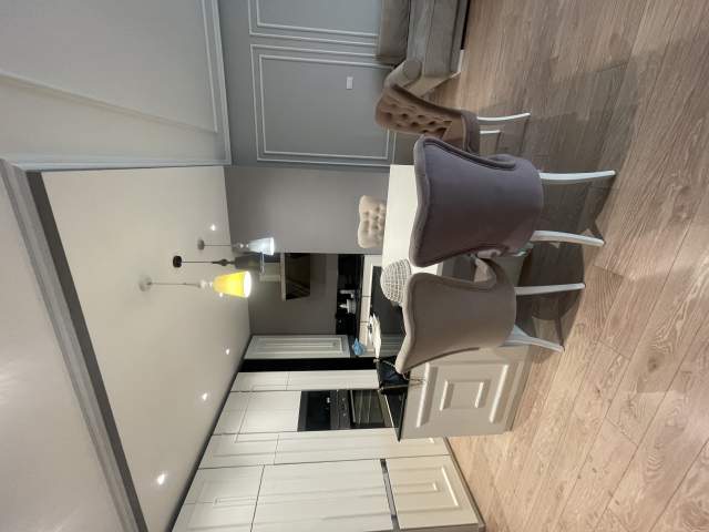 Tirane, jepet me qera apartament 90 m² 1.000 Euro (Ambasador 3)
