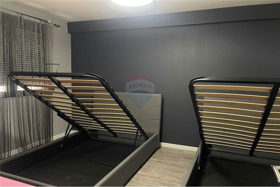 Tirane, shitet apartament , Kati 8, 95 m² 180,000 € 