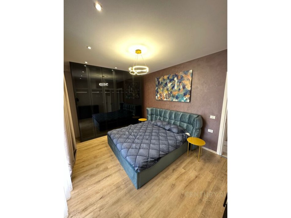 Tirane, jepet me qera apartament 3+1+Aneks+Ballkon Kati 1, 150 m² 1.200 € (Lake land)