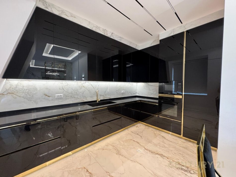 Tirane, jepet me qera apartament 2+1+Aneks+Ballkon Kati 3, 120 m² 1.800 € (Joy Residence)