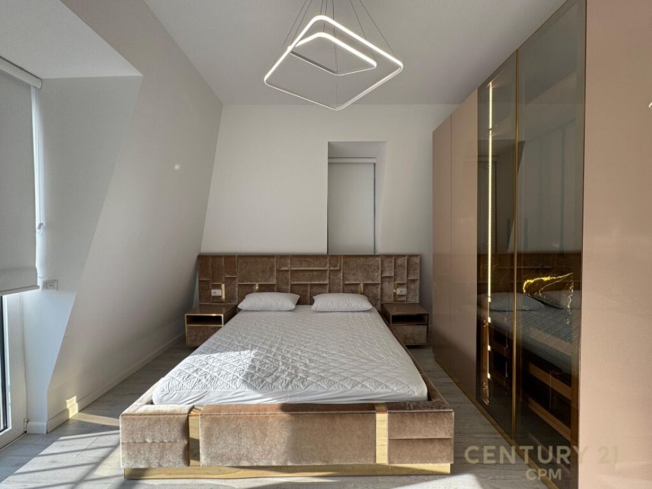 Tirane, jepet me qera apartament 2+1+Aneks+Ballkon Kati 3, 120 m² 1.800 € (Joy Residence)