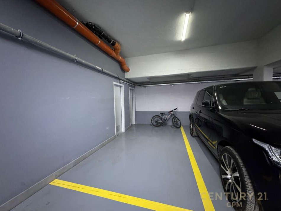 Tirane, jepet me qera apartament 2+1+Aneks+Ballkon Kati 3, 120 m² 1.800 € (Joy Residence)