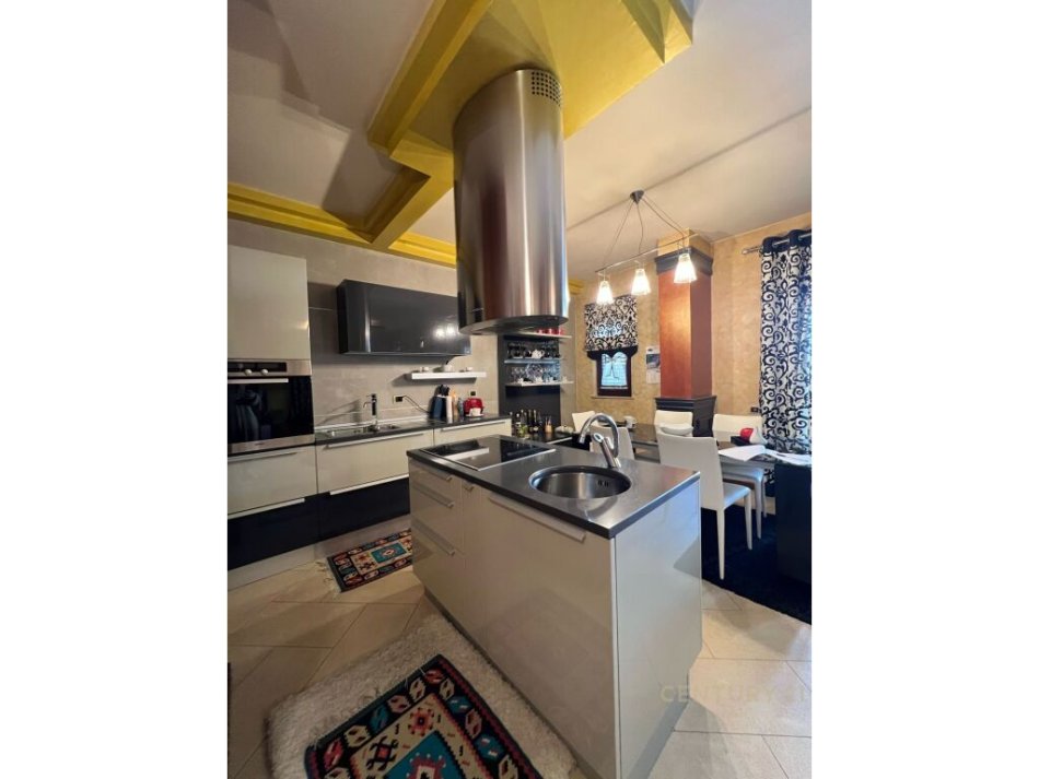 Tirane, shes apartament+verande | Penthouse 2+1+Aneks+Ballkon Kati 3, 202 m² 530.000 € (Garda)