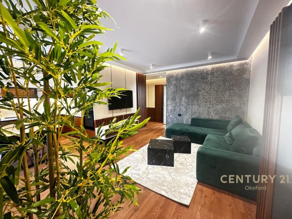 Tirane, shes apartament+verande | Penthouse 3+1+Aneks+Ballkon Kati 4, 178 m² 360.000 € (Kopshti botanik)