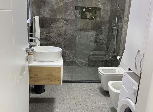 Tirane, shitet apartament 1+1 Kati 8, 47 m² 95.000 Euro (Rruga Dibres Aldent)