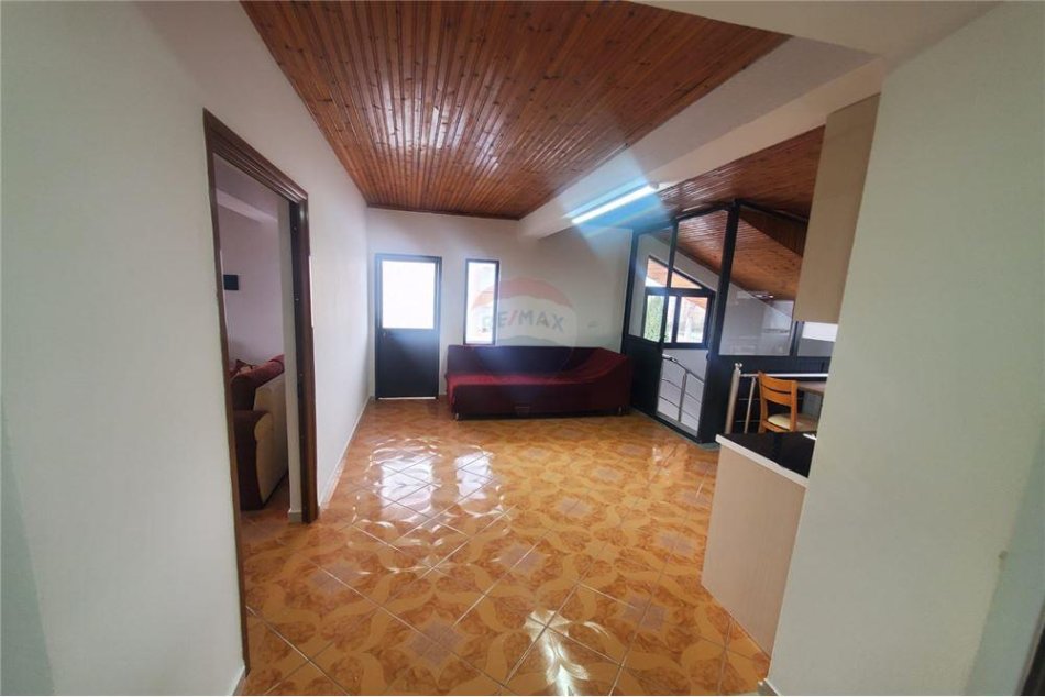 Tirane, jepet me qera apartament 2+1 Kati 3, 120 m² 400 € (Rruga Korabi - Don Bosko - Jordan Misja, Shqipëri)