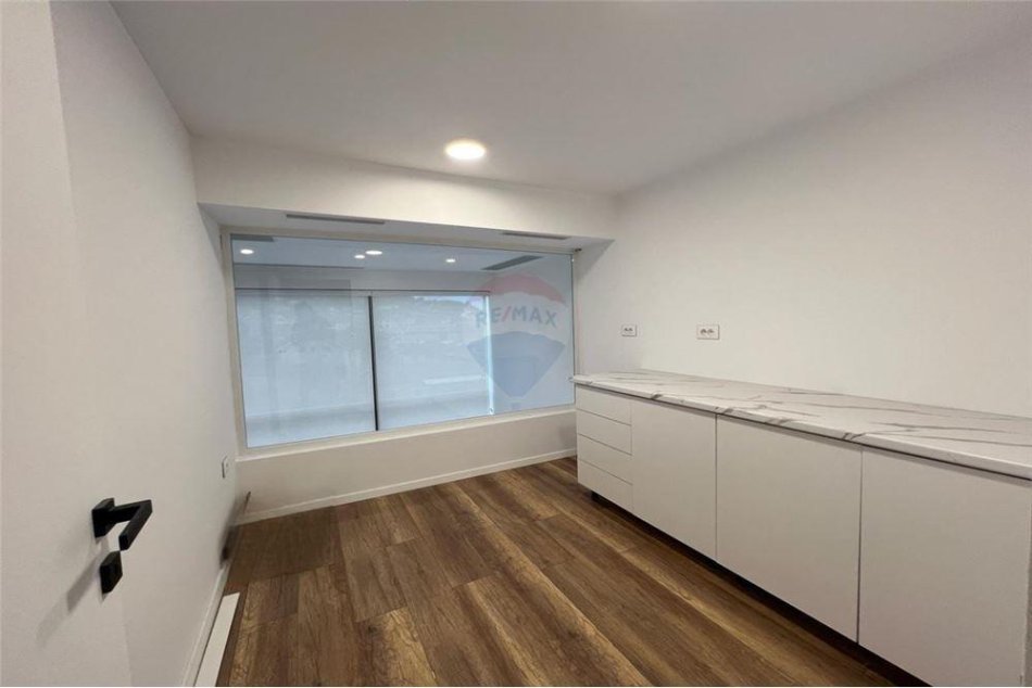 Tirane, shitet ambjent biznesi , 58 m² 270.000 € (Astir - Fabrika e Miellit, Shqipëri)