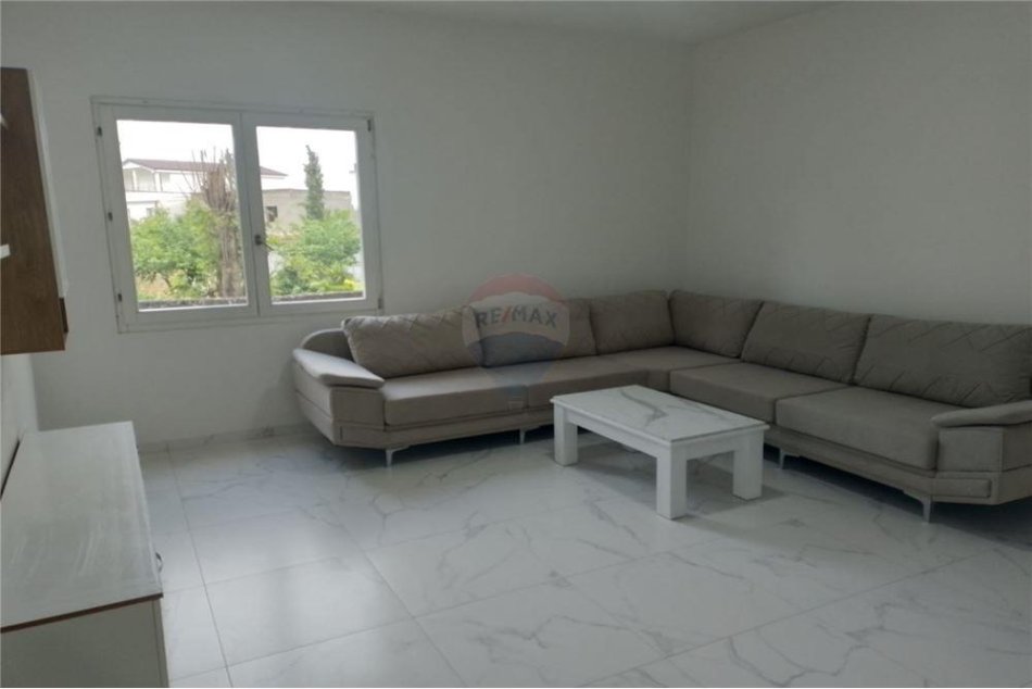 Tirane, jepet me qera apartament 2+1 , 119 m² 400 € (Rruga Korabi - Rruga Jordan Misja - Don Bosko - Jordan Misja, Shqipëri)
