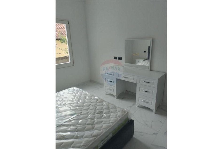 Tirane, jepet me qera apartament 2+1 , 119 m² 400 € (Rruga Korabi - Rruga Jordan Misja - Don Bosko - Jordan Misja, Shqipëri)
