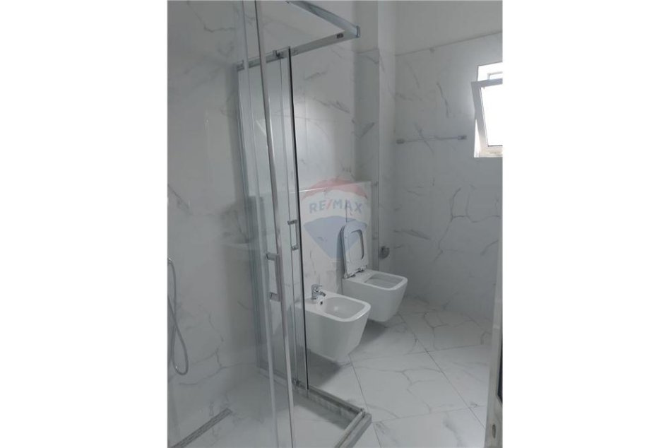 Tirane, jepet me qera apartament 2+1 , 119 m² 400 € (Rruga Korabi - Rruga Jordan Misja - Don Bosko - Jordan Misja, Shqipëri)