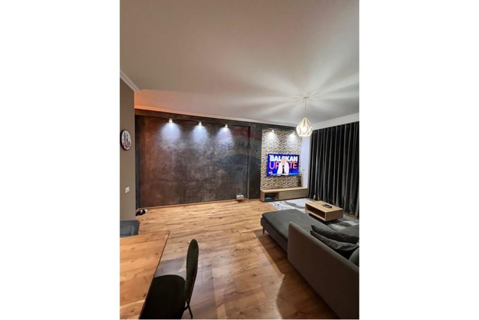 Tirane, jepet me qera apartament 2+1 , 108 m² 800 € (Kopshti Botanik)