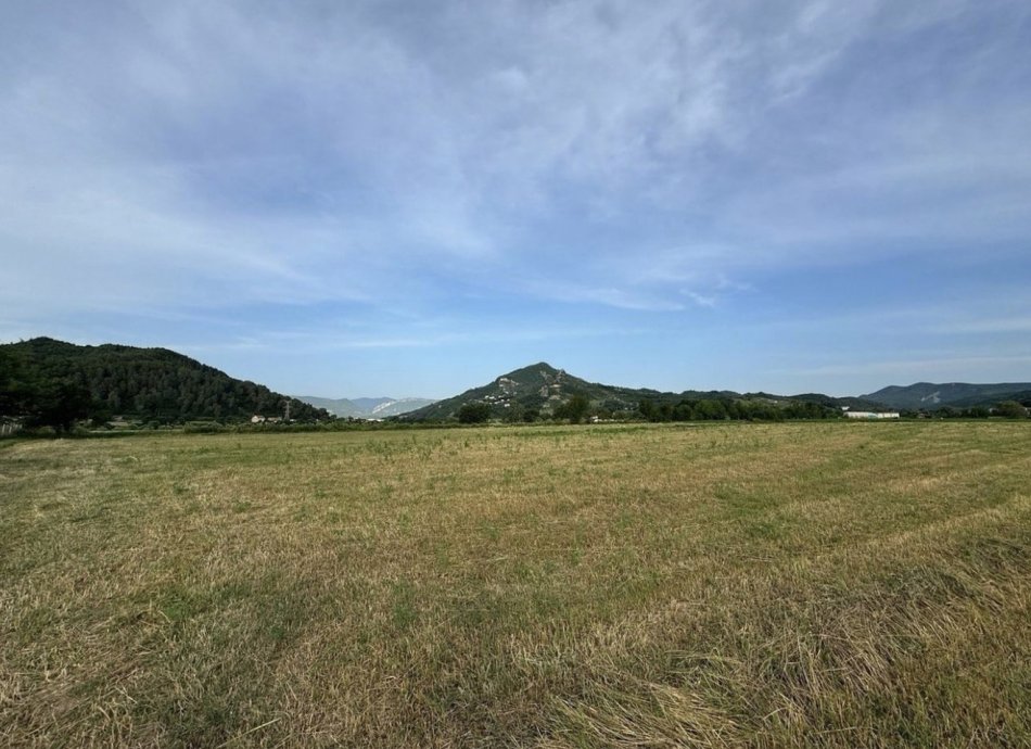 Tirane, shes truall , 2.000 m² (Vishnje, Tirane)