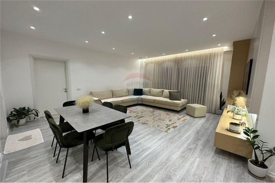 Tirane, jepet me qera apartament 2+1 , 99 m² 800 € (Rruga e Dibres - Rruga e Dibrës - Selvia, Shqipëri)