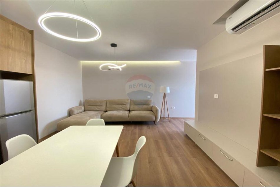 Tirane, jepet me qera apartament 2+1 Kati 10, 87 m² 850 € (Rruga e Kavajes - Rruga e Kavajës - Globe, Albania)
