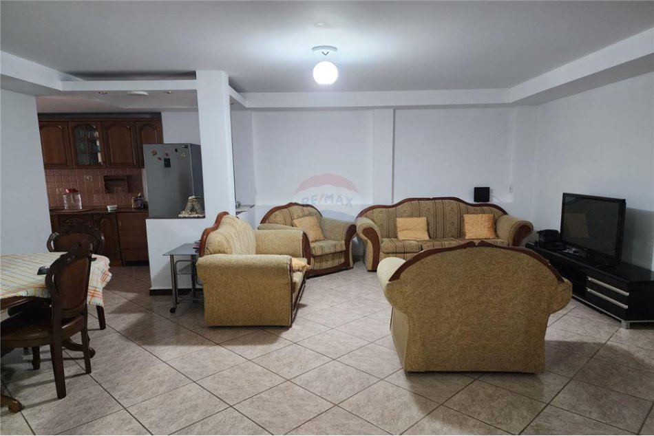 Tirane, jepet me qera apartament 2+1 Kati 6, 142 m² 650 € (irfan tomini - Bulevardi Gjergj Fishta,)