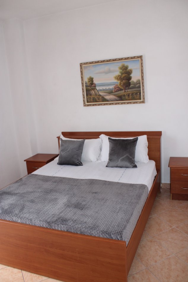 Apartament me ndarje Qeraje
