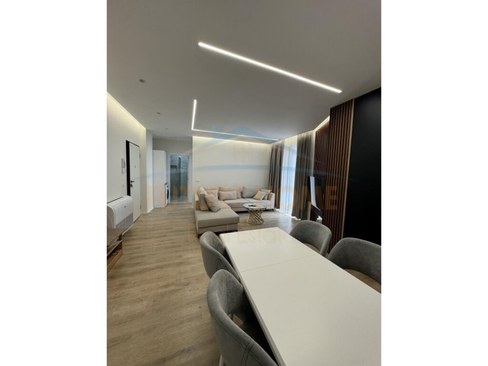 Qer, Apartament 2+1+2+ post parkimi Bulevardi i Ri
