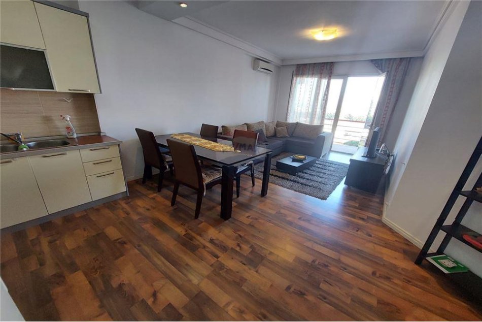 Tirane, shitet apartament Kati 6, 118 m² 192,000 € 
