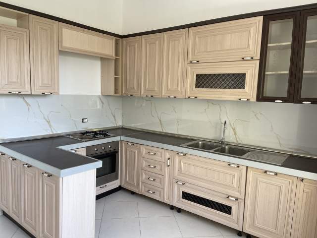 Tirane, jepet me qera apartament 1+1+BLK Kati 1, 95 m² 430 Euro (SAUK)