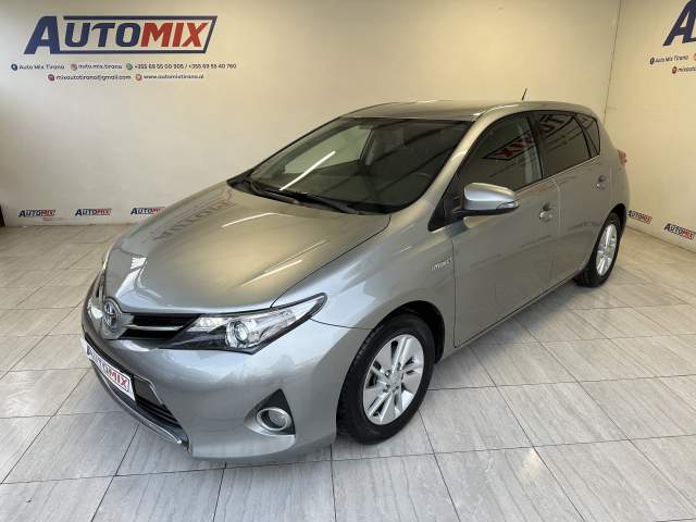 Tirane, shes makine Toyota auris Viti 2013, 12.800 Euro