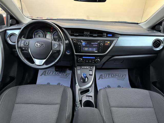 Tirane, shes makine Toyota auris Viti 2013, 12.800 Euro