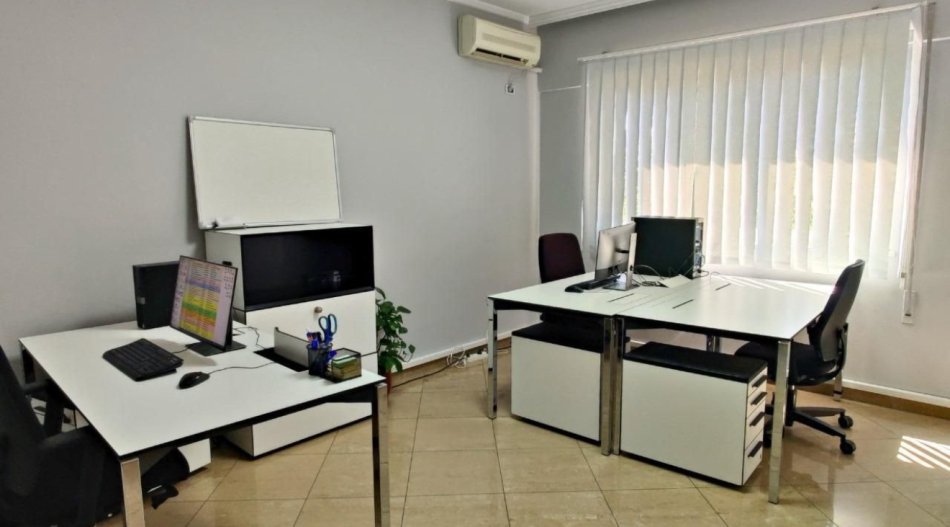 Tirane, jepet me qera ambjent biznesi , 130 m² 1.100 € (Prane Coin, Tirane)