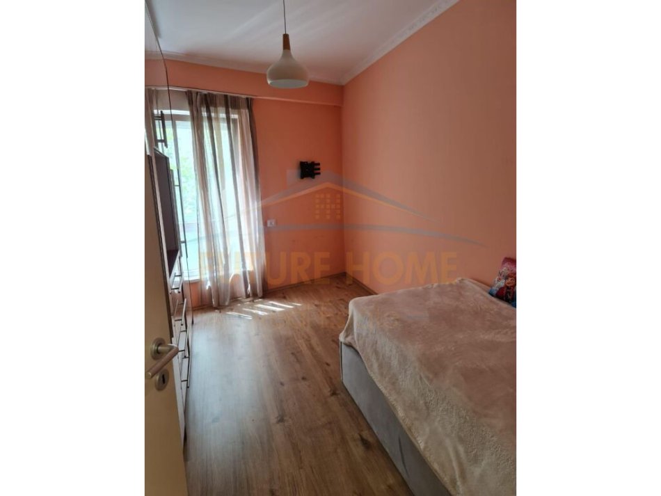 Shitet apartament 2+1+2 , 21 Dhjetori Tirane
