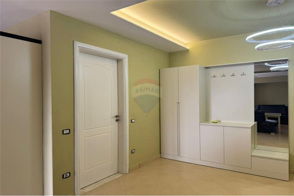 Tirane, jepet me qera apartament Kati 3, 124 m² 500 € 