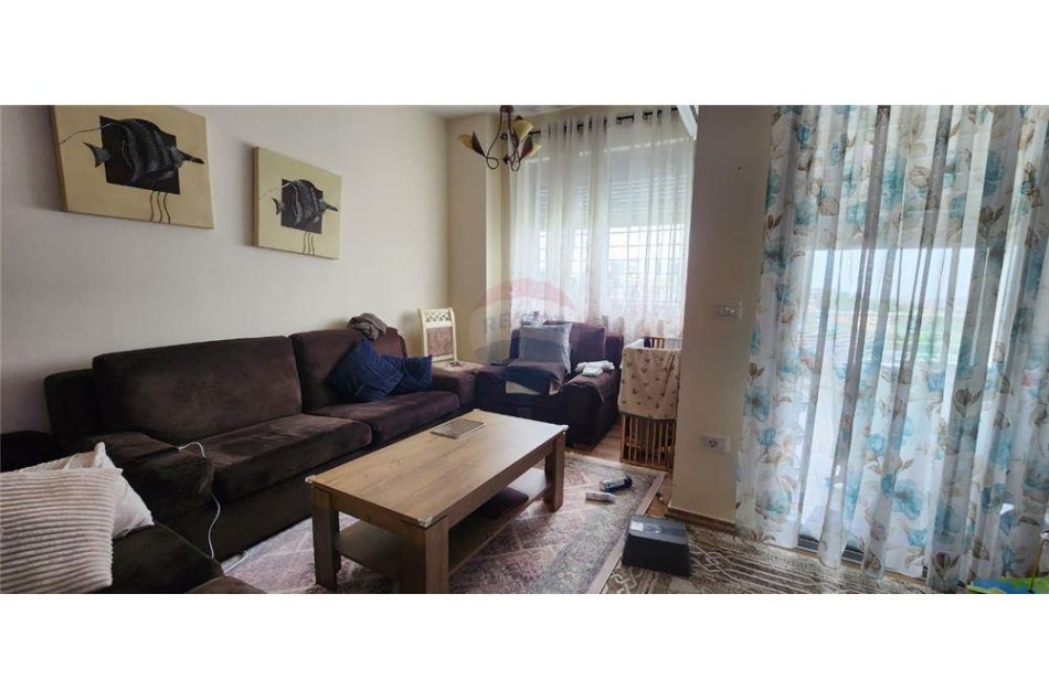 Tirane, shitet apartament 2+1 Kati 3, 120 m² 150.000 € (Liqeni i Thate Rruga Peti)