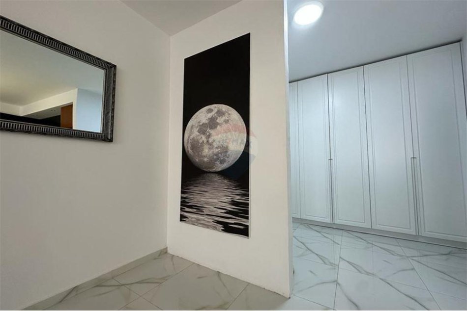 Tirane, shitet apartament 1+1 , 80 m² 165.000 € (Rruga e Dibres)