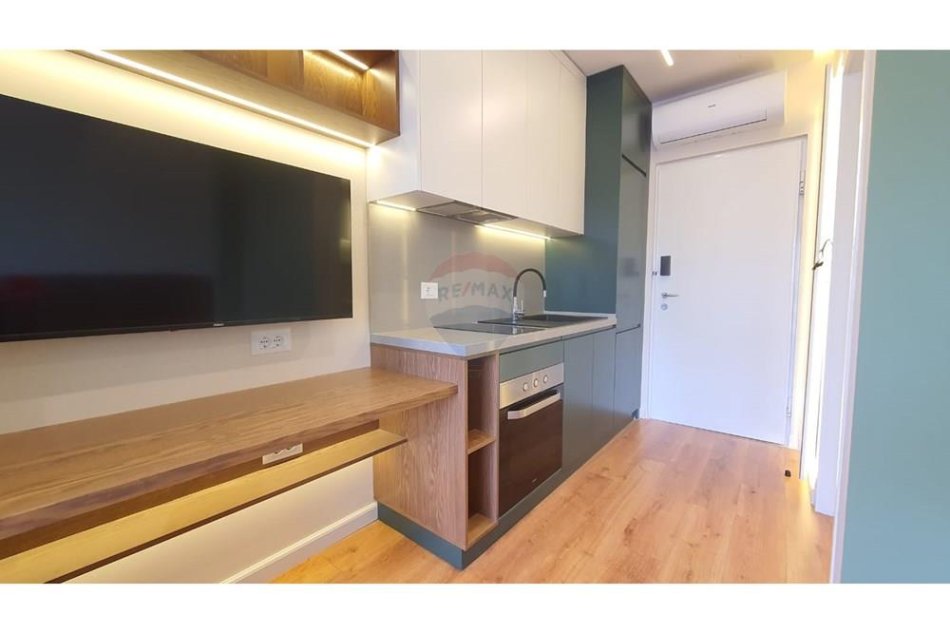 Tirane, jepet me qera garsonier Kati 4, 70 m² 500 € (Pazari i ri)
