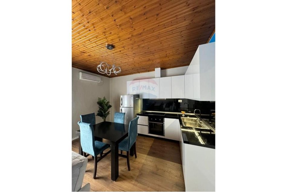 Tirane, jepet me qera apartament 1+1 Kati 6, 76 m² 650 € (Myslym Shyri - Shallvaret,)