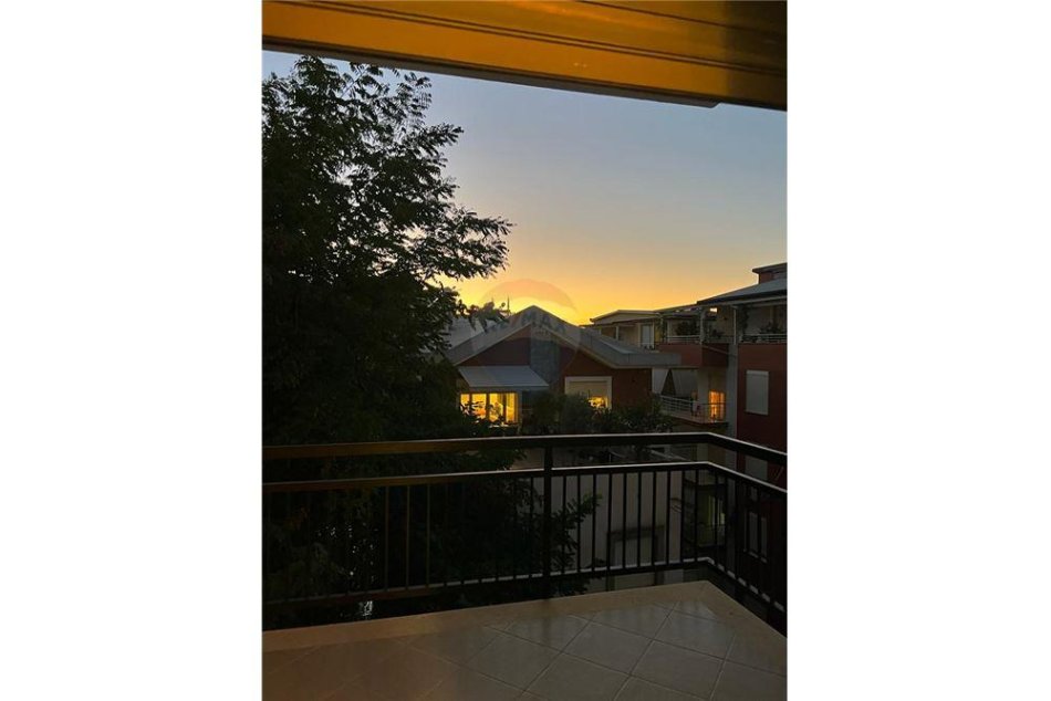 Tirane, shitet apartament Kati 1, 103 m² 145.000 € 