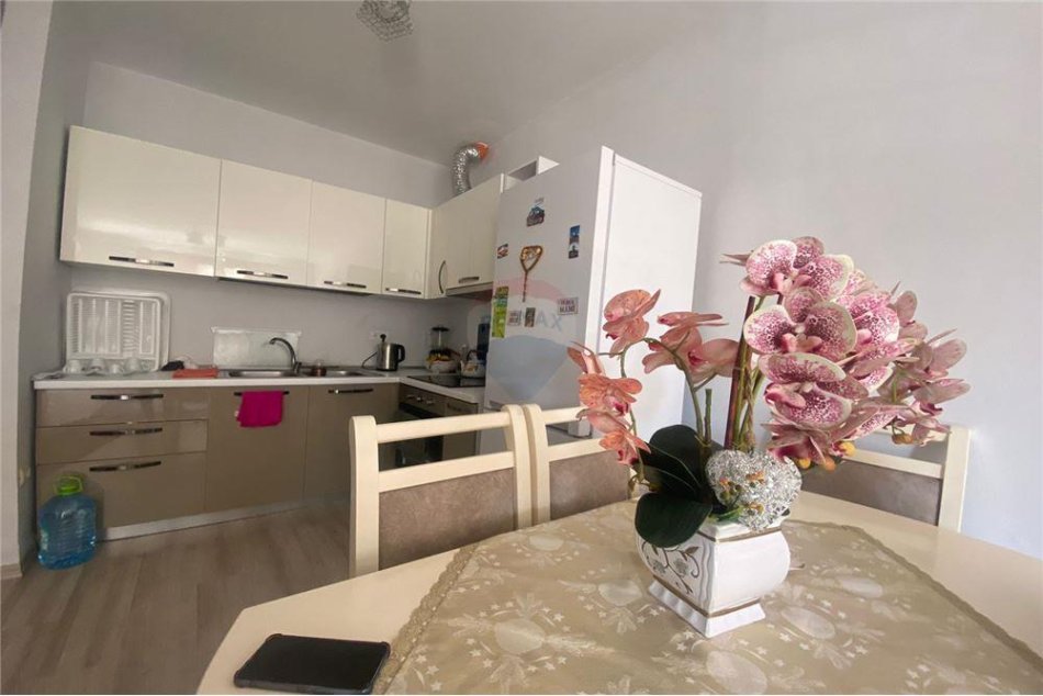Tirane, shitet apartament Kati 1, 76 m² 106.600 € 