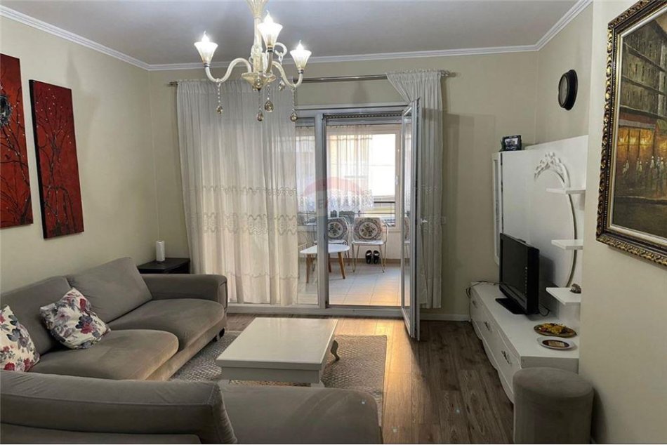 Tirane, shitet apartament Kati 1, 101 m² 130.000 € 